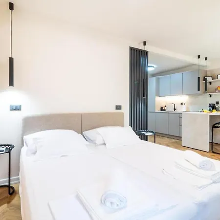Centre In Stone House Apartment *